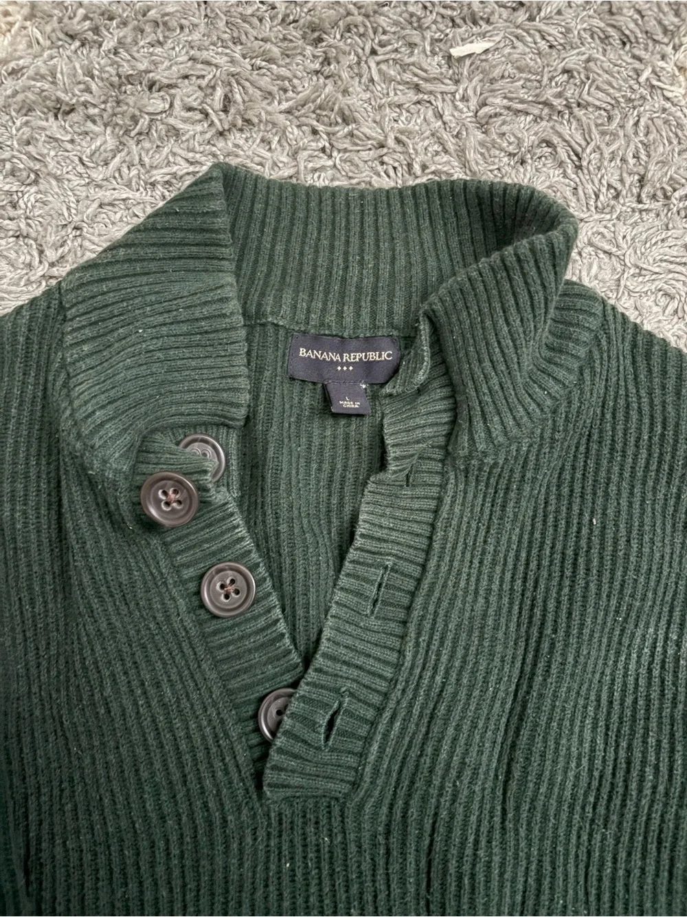 Banana Republic Dark Green Ribbed V‑Neck Button Sweater